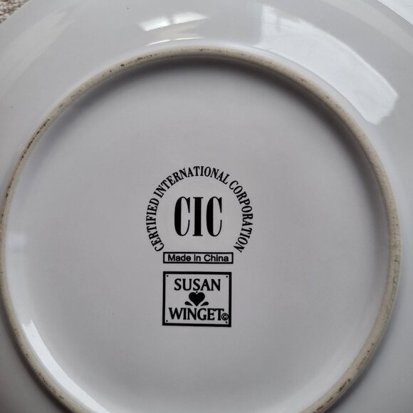 Set of 4 Certified International Susan Winget Christmas salad plates GUC - Picture 9 of 10